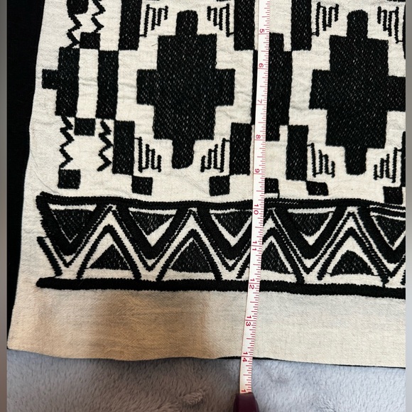 Zara Stretchy Mini Skirt EUC - Picture 7 of 7